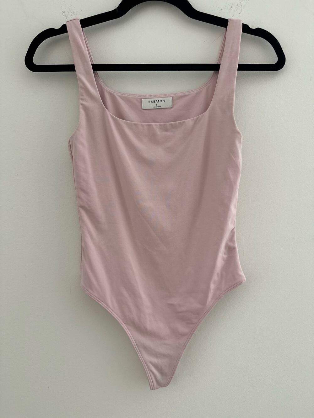 Babaton Contour Squareneck Thong Bodysuit Women's Small Pearl Blush Aritzia